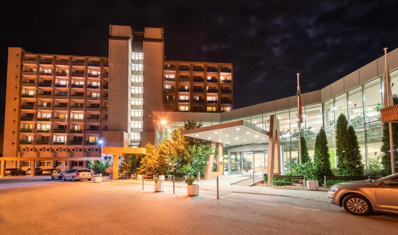 Hunguest Hotel Gyula Exterior photo