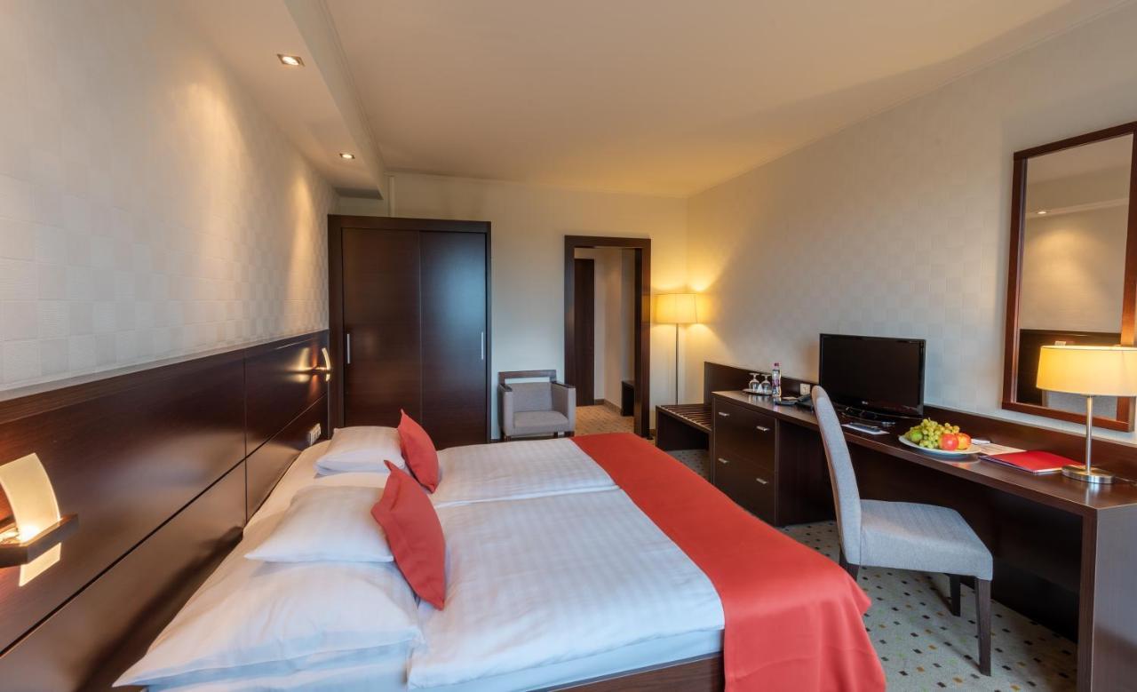 Hunguest Hotel Gyula Exterior photo