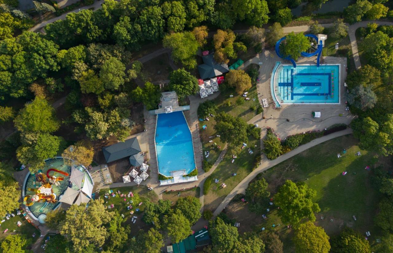 Hunguest Hotel Gyula Exterior photo