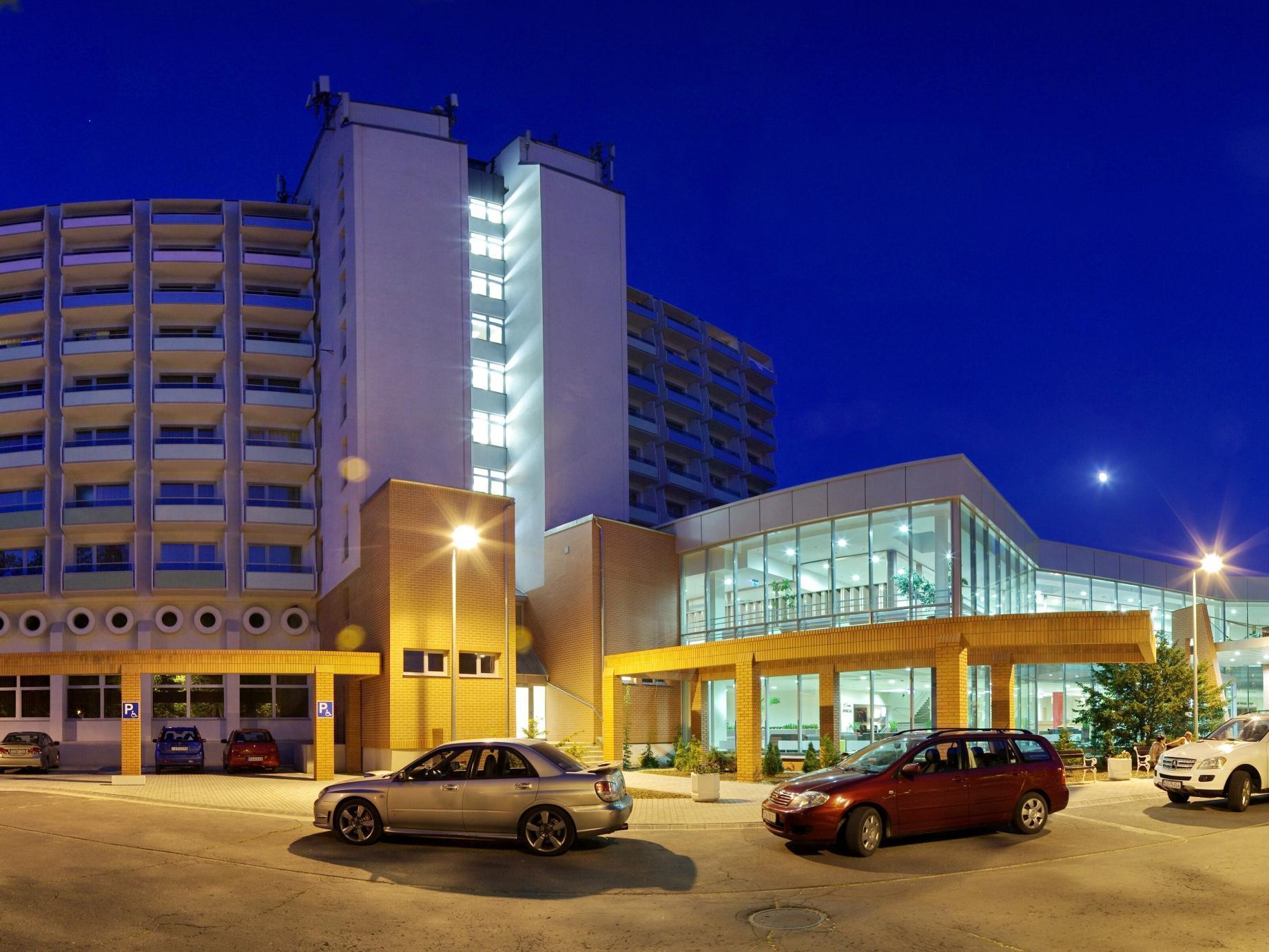 Hunguest Hotel Gyula Exterior photo