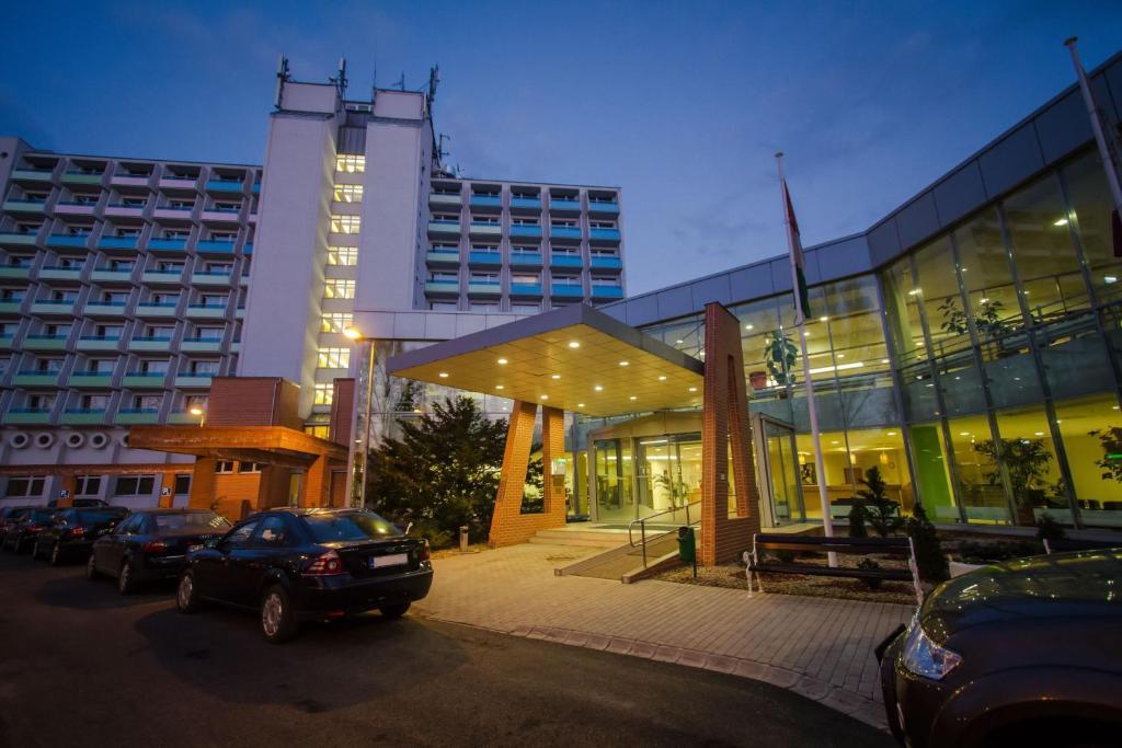 Hunguest Hotel Gyula Exterior photo